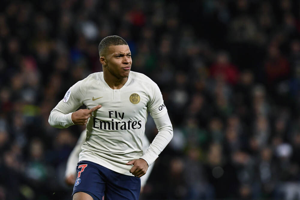 武什科维奇父亲：我儿子会在汉堡留到明年6月 之后和热刺讨论未来